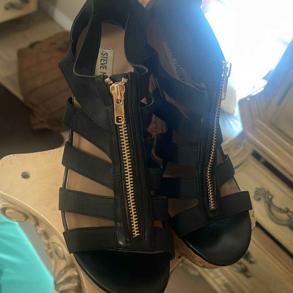 Strapped Wedges - Picture 2 of 8